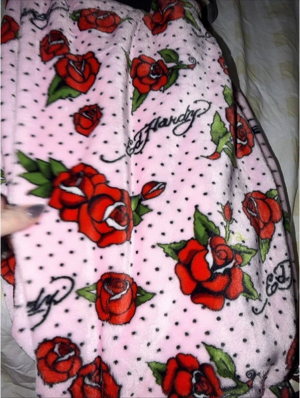 Ed Hardy Tattoo Printed Plush Oversized Throw Blanket Pink with red Roses NWT